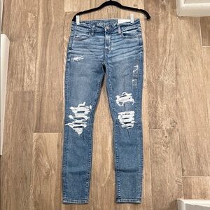 American Eagle Outfitters Light Blue Distressed Skinny Jeans